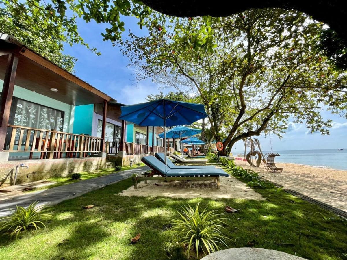 Orange Resort garden path and pool in Phu Quoc.